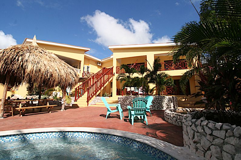 Mama Sha Apartments Curacao